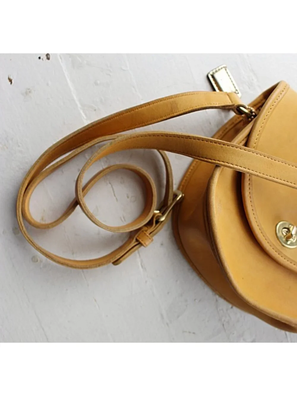 Coach Vintage - Watson Crossbody Bag 9981 in Yellow, Rare Color - USA 1990s